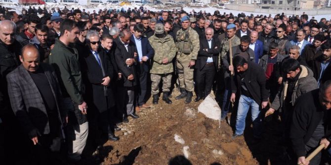 Ak Parti’li Başkanın Ağabeyi Toprağa Verildi