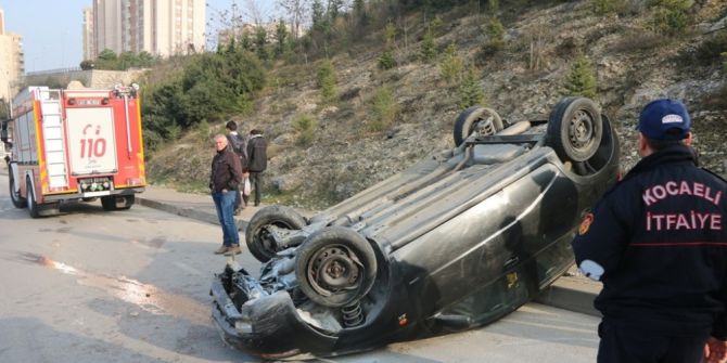 Kaldırma Çıkan Otomobil Takla Attı: 2 Yaralı