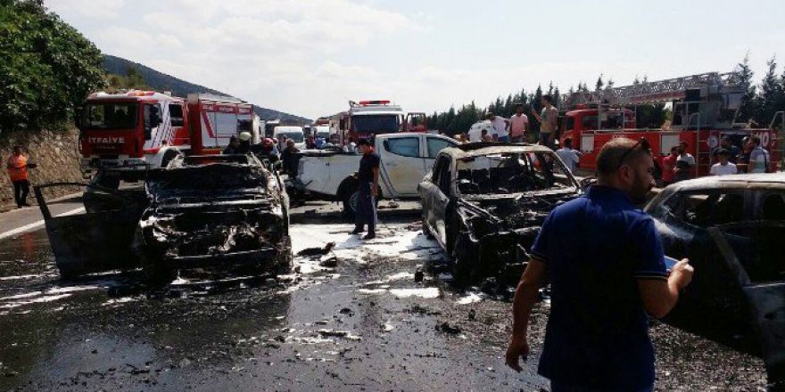 Kocaeli Tem’de Zincirleme Kazada Araçlar Küle Döndü: 7 Yaralı