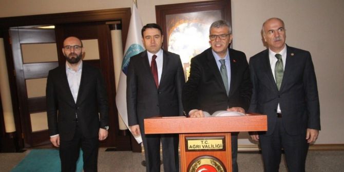 Başbakan Yardımcısı Kaynak, Ağrı Valiliğini Ziyaret Etti