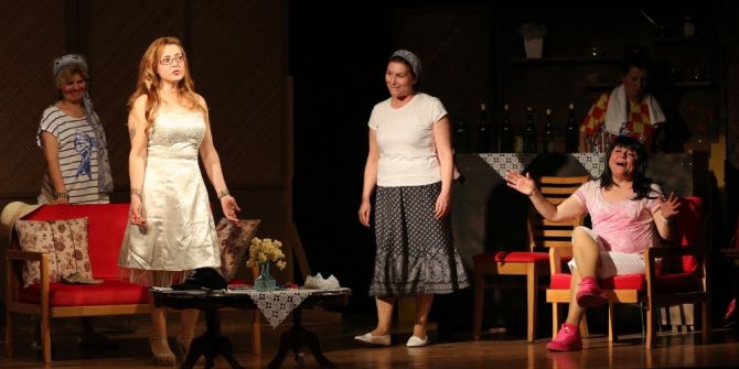 Kadınların Dostluk Hikayesi Sahnede