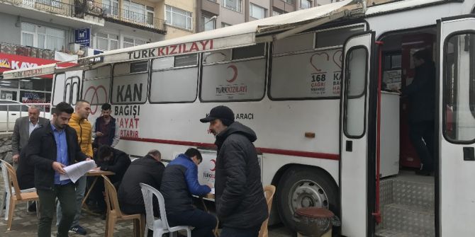 Kızılaya Kan Bağışında Yoğun İlgi