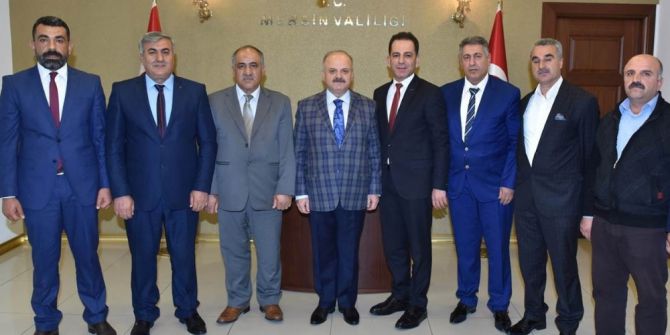 Vali Çakacak, Mersin Pazarcılar Esnaf Odası Başkanı Kalkan’ı Makamında Kabul Etti