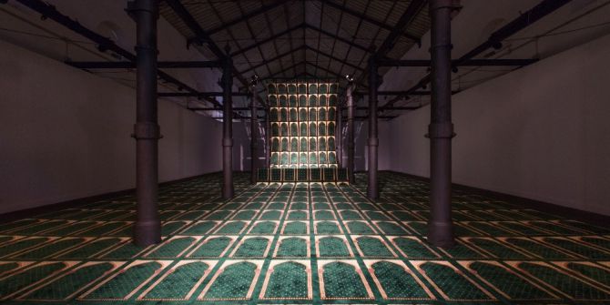 Azerbaycanlı Sanatçı Faig Ahmed, El Yapımı Halıları İlginç Yöntemlerle Sanata Dönüştürüyor