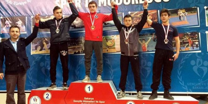 Tekirdağlı Tenisçiler Sakarya’da Madalyalarla Döndüler