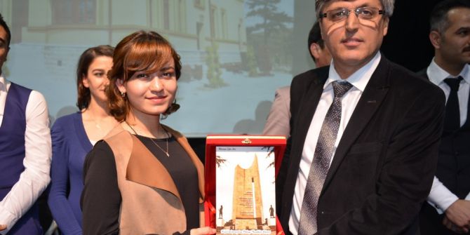 Unutulmayan Şarkılar Bozüyüklü Solistler İle Yeniden Hayat Buldu