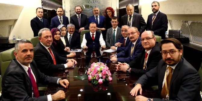 Cumhurbaşkanı Erdoğan, Rusya Dönüşü Gazetecilerin Sorularını Cevapladı