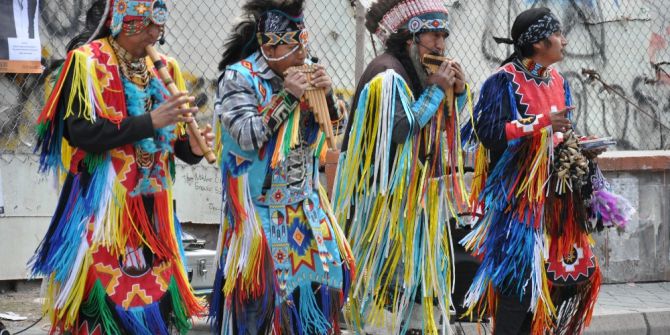 Kızılderelilerin Sokak Konseri Hayran Bıraktı