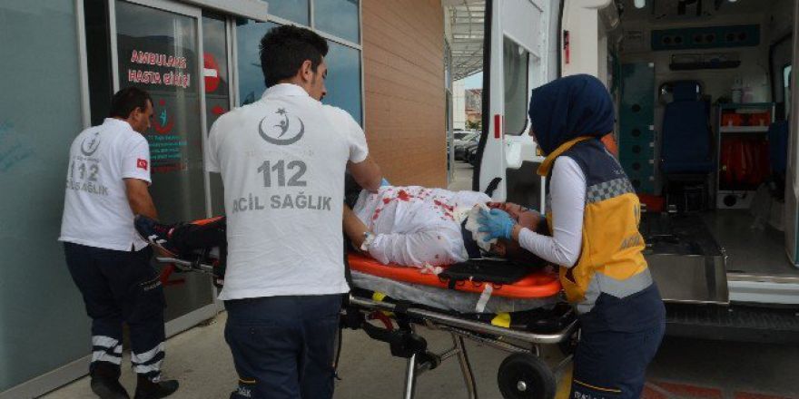 Otomobil İle Motosiklet Çarpıştı: 1 Yaralı