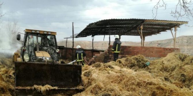 Akçadağ’da Ahır Yangınında Maddi Hasar Oluştu