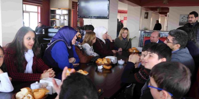Ak Parti Kadın Kolları Genel Başkan Yardımcısı Polat’tan Kaymakam Çetin’e Ziyaret