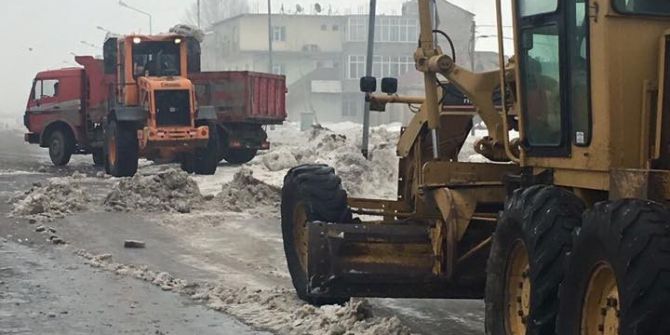 Güroymak’ta Kar Ve Çevre Temizliği