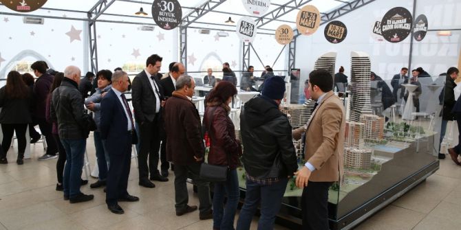 Başkentliler Ev Almak İçin İndirim Çadırına Akın Etti