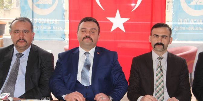Ülkü Ocakları Başkanı Ünlü Gazetecilerle Bir Araya Geldi