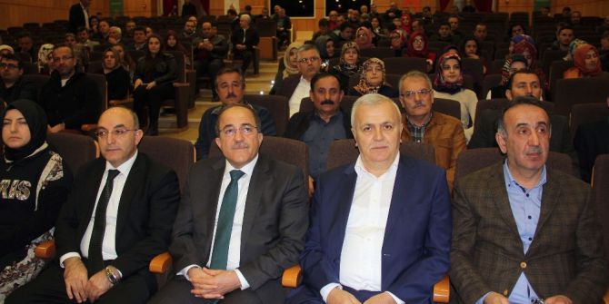 Giresun’da “Anayasa Değişikliği Ve Referandum Süreci “Konferansı