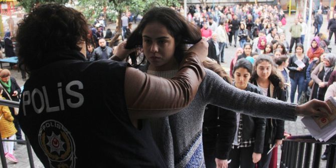 Genç Kızların Ygs Kuyruğu