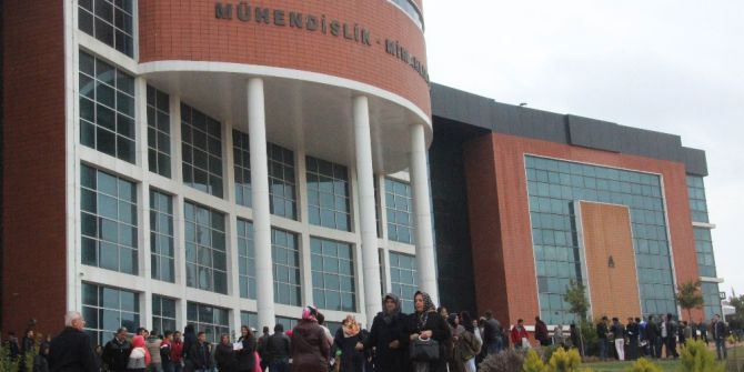 Roket Mağduru Gençler Ygs Sınavına Girdi