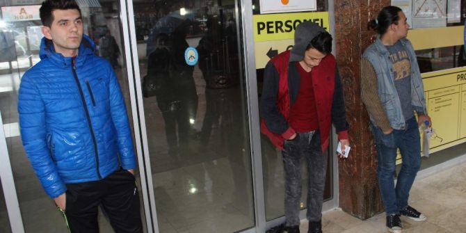 Sınava 09.45’ten Sonra Alınmayınca Tepki Gösterdiler