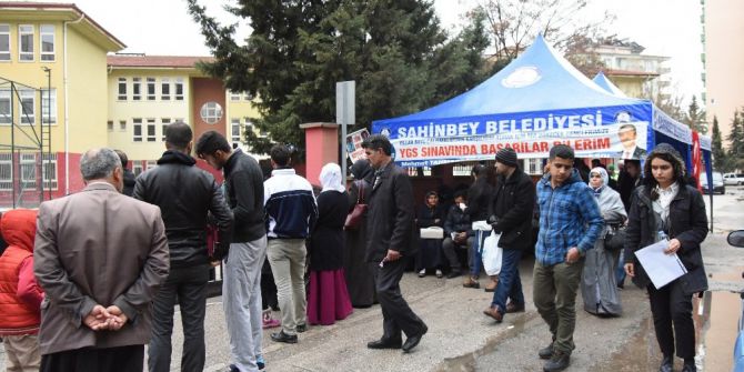 Şahinbey Belediyesi Ygs´ye Giren Öğrencileri Ve Ailelerini Unutmadı