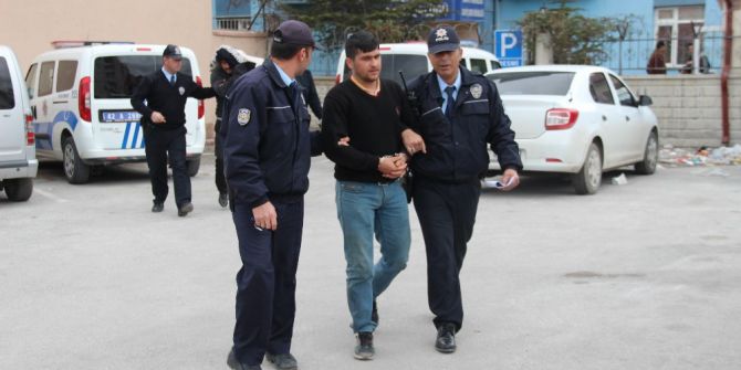 Cezaevi Firarisi Kardeşler Çalıntı Kamyonetle Yakalandı