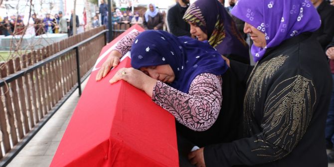 Edirne’de İntihar Eden Asker Siverek’te Toprağa Verildi