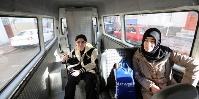 Bedensel Engelli Öğrenciyi Ygs’ye Belediye Taşıdı