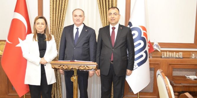 Bakan Özlü Malatya Valiliğini Ziyaret Etti