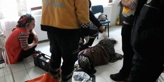 Açlıktan Bitkin Düşen Yaşlı Kadını İtfaiye Kurtardı