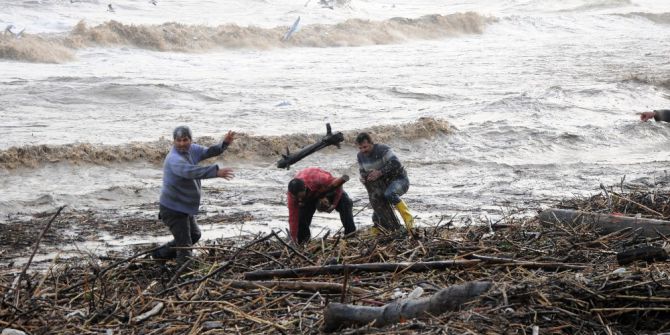Sel Önünden Kütük Kapma Yarışı