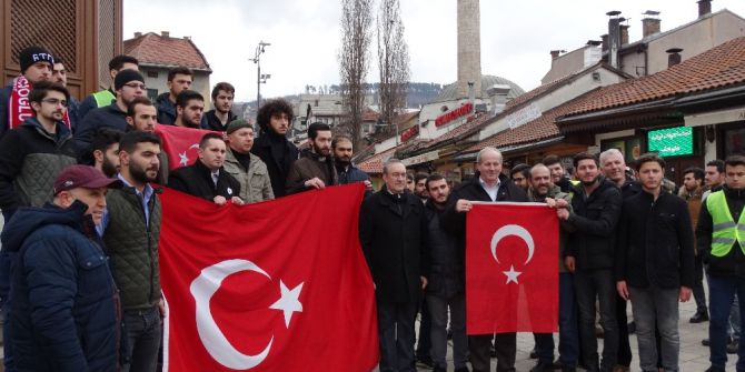 Saraybosna’da Türk Ve Boşnak Gençlerden Hollanda’ya Tepki