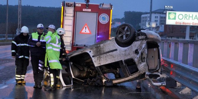 Tekirdağ’da Hafif Ticari Araç Takla Attı: 6 Yaralı