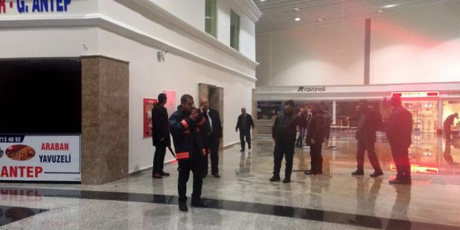 Yeni Otogarın Su Sızdıran Çatısına İtfaiye Müdahale Etti