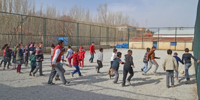 Bünyan Belediyesi 5 Mahalleye Daha Halı Saha Yapıyor