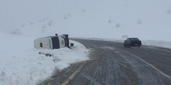 Kar Yağışı Kazalara Neden Oluyor