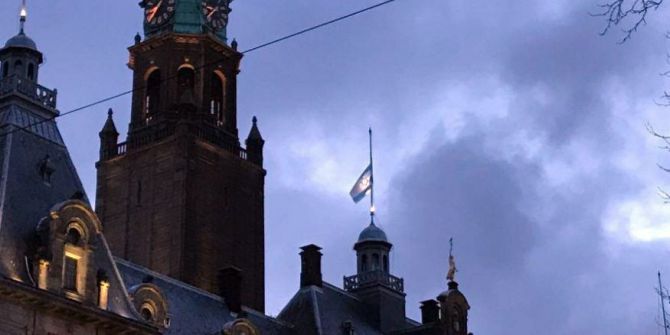 Rotterdam’da Müslüman Belediye Başkanından İsrail Bayrağı