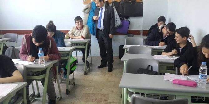 Hopa Kaymakamı Görükmez’den Okullara Ziyaret