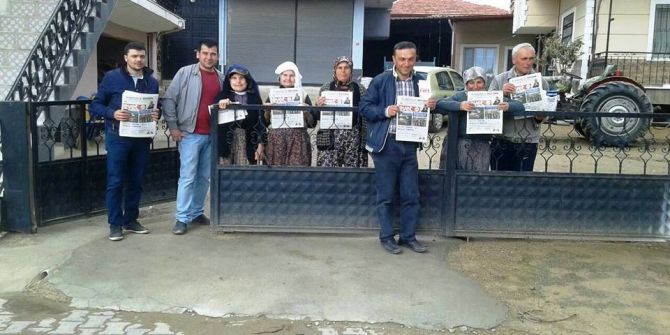 Sarıgöllü Ak Gençler "Evet" Gazetesi Dağıttı
