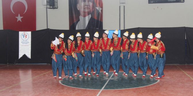 Kulüpler Arası Halk Oyunları Yarışması Düzenlendi