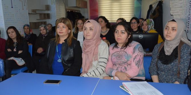 Madde Kullanan Çocuklardaki Değişiklikler Kadınlara Anlatıldı