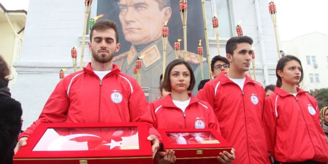 Kutsal Emanetler Yola Çıktı