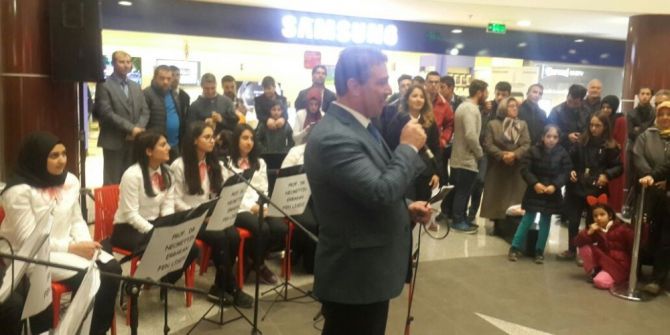 Lise Öğrencilerinden Palerium Avm’de Kurtuluş Etkinliği