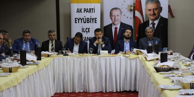 Başkan Ekinci Meclis Üyeleri, Mahalle Muhtarları Ve İlçe Teşkilatıyla Bir Araya Geldi