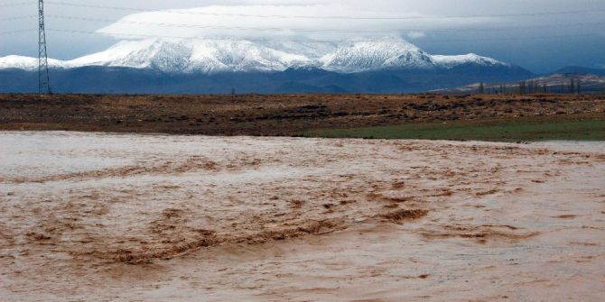 Karaman’da Sağanak Yağış Dereleri Taşırdı