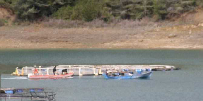 Öğrencinin Önce Canını Kurtardı, Sonra Ayakkabısını Elleriyle Yıkadı