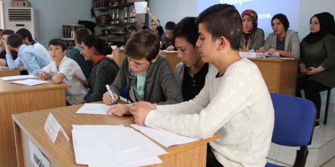 Beyaz Kalpler’de Geleneksel Bilgi Yarışması