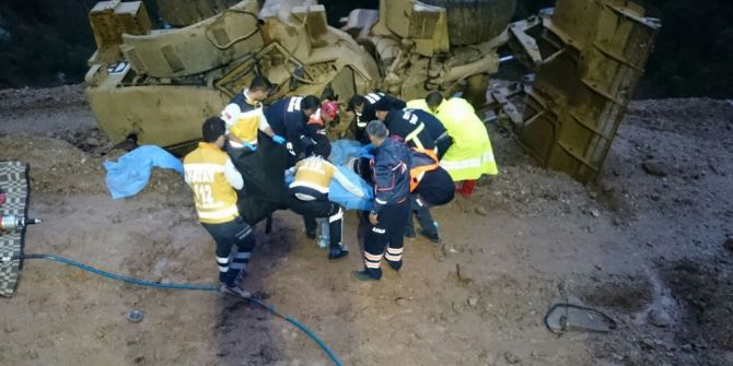 İş Makinesinin Altında Kalan Operatör Hayatını Kaybetti