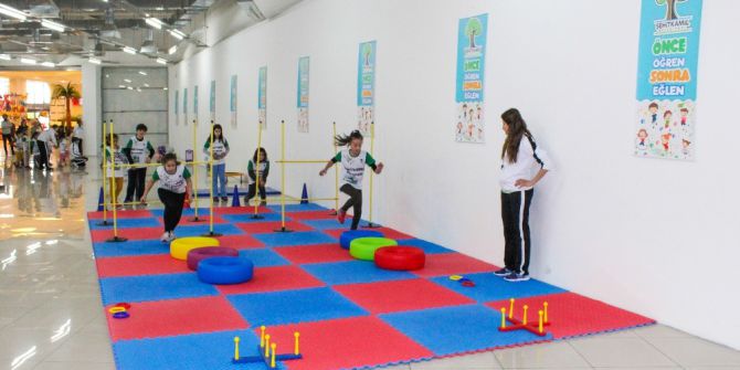 Veliler Alışverişe Minikler Spora