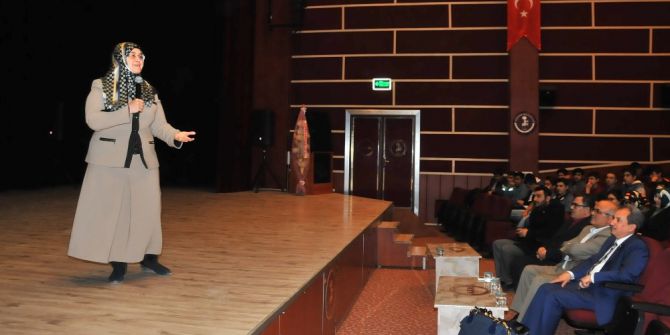 Akşehir Belediyesi’nden Aile Eğitim Semineri
