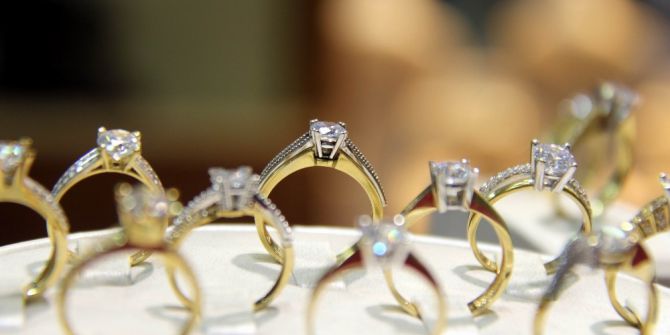 Kuyumcuların Başı “Altında İndirim” Mesajları İle Dertte