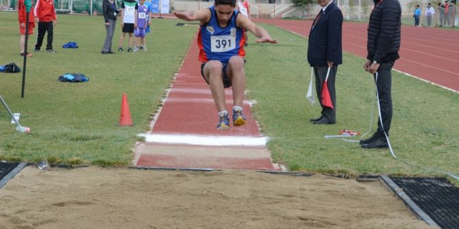 Yıldız Atletler Kardeşköy’de Yarıştı